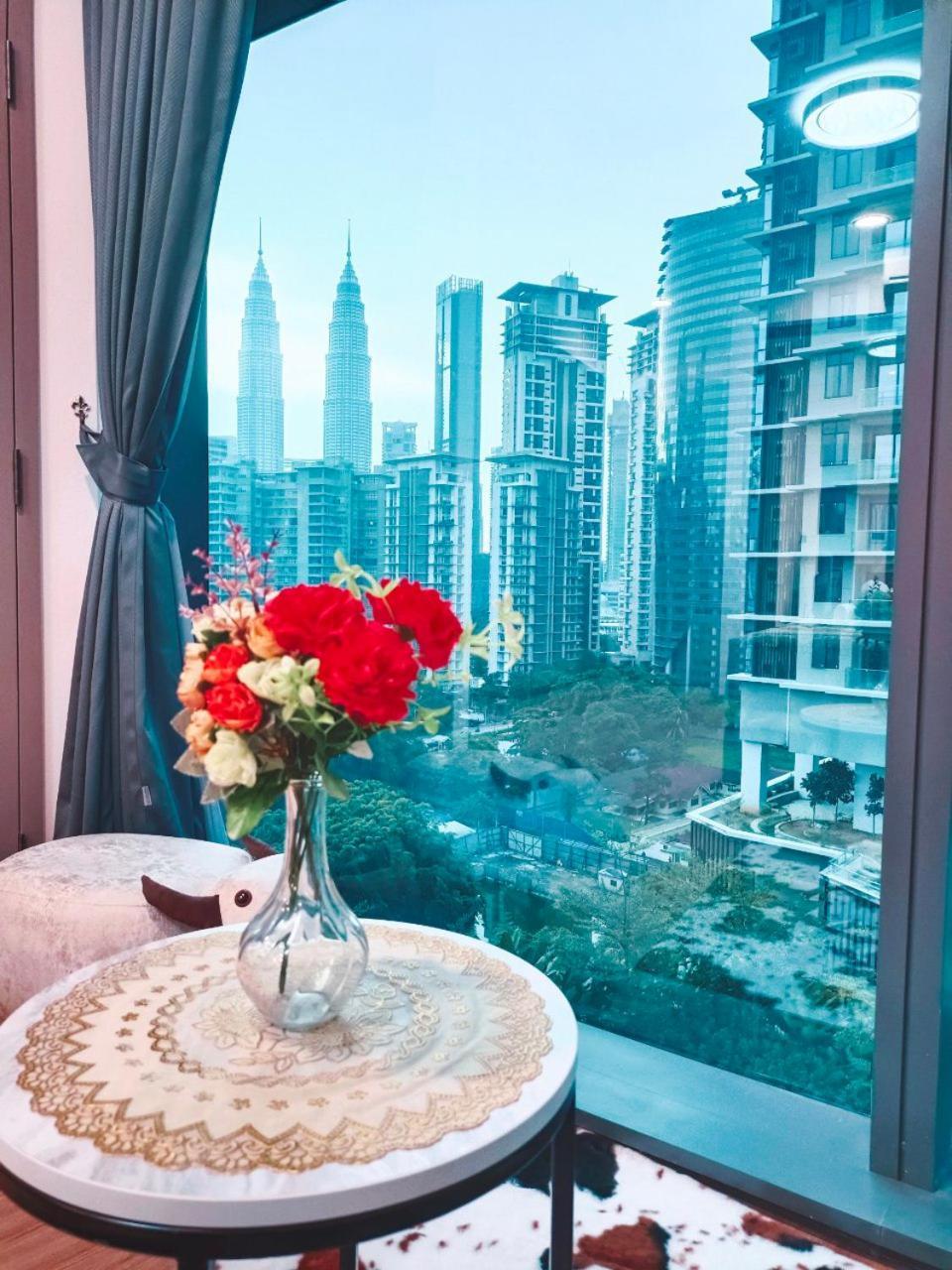 Eaton Klcc By Kuala Lumpur